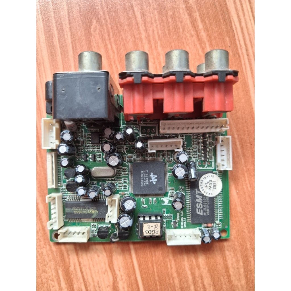 Mpeg DVD Polytron Xcell 2205 bekas