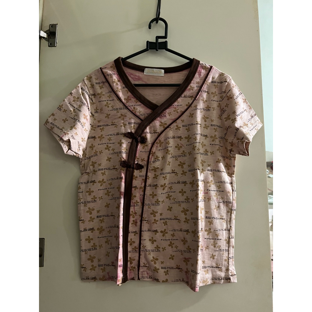 Kaos Wanita Motif Kancing Shanghai