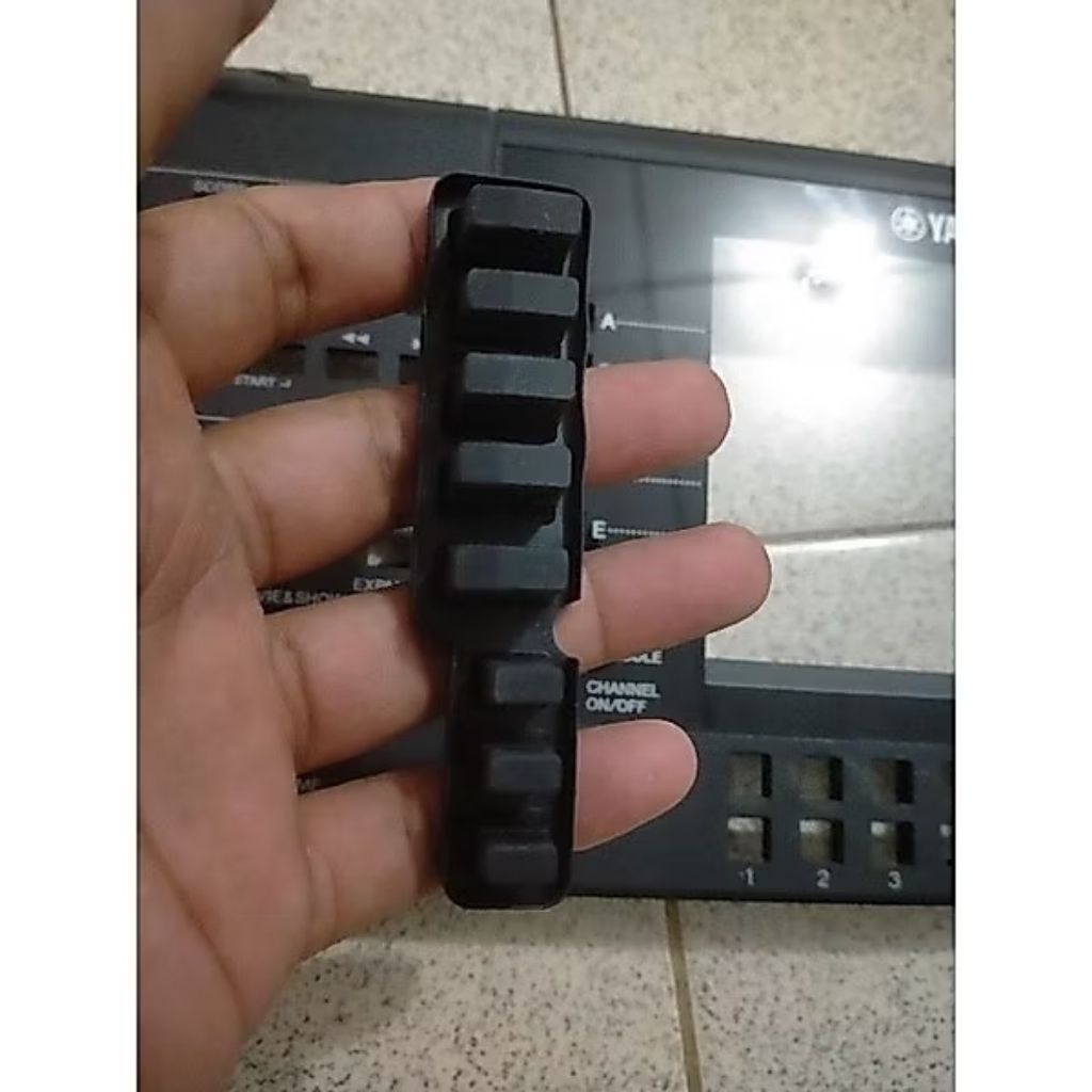 Karet Tombol Kiri Layar Lcd ABCDE Keyboard Yamaha Psr S 950 750 Original