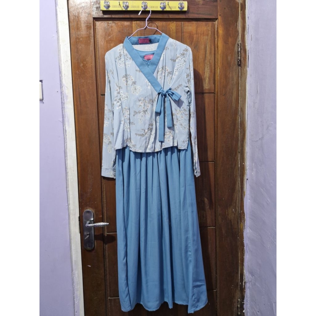 PRELOVED Hanbok by Dresssofia