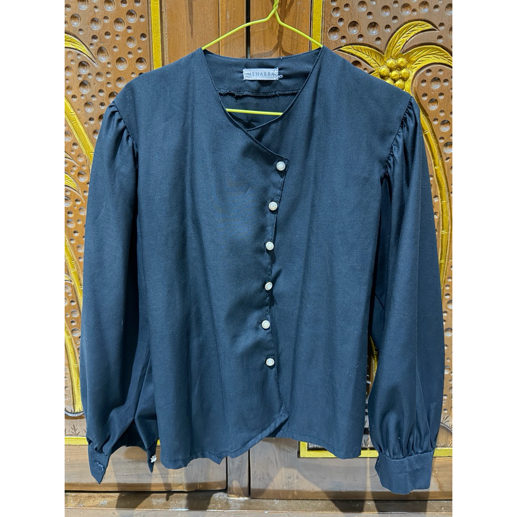 [PL] Kemeja Hitam LD 100 Lengan Puffy