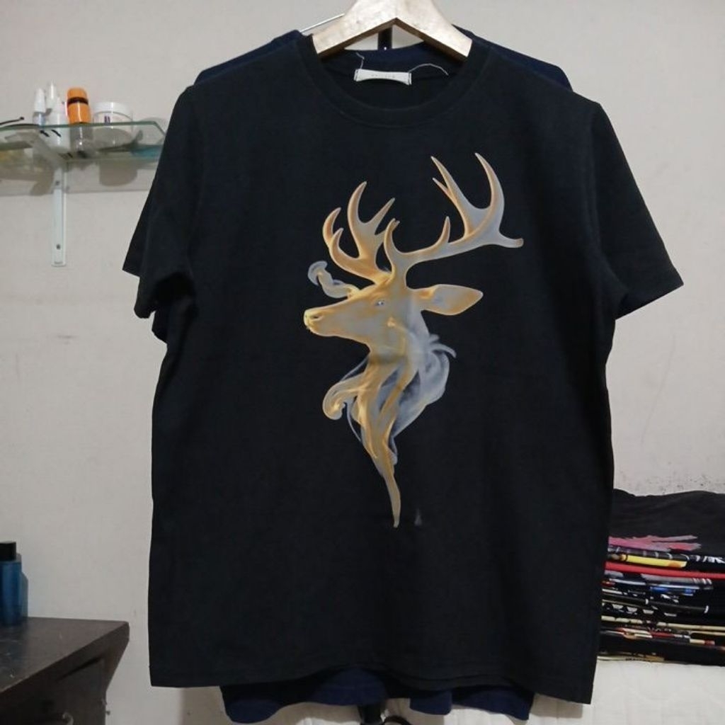 Kaos katun tebal warna hitam pekat kerah kencang ABLE & CO second Original size L ld 110cm Pjg 65cm 