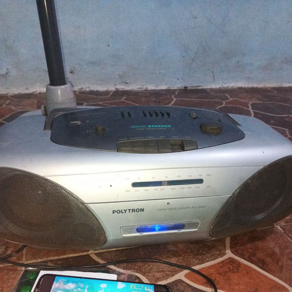 speaker bluetooth ex tape compo Polytron (Bahan )