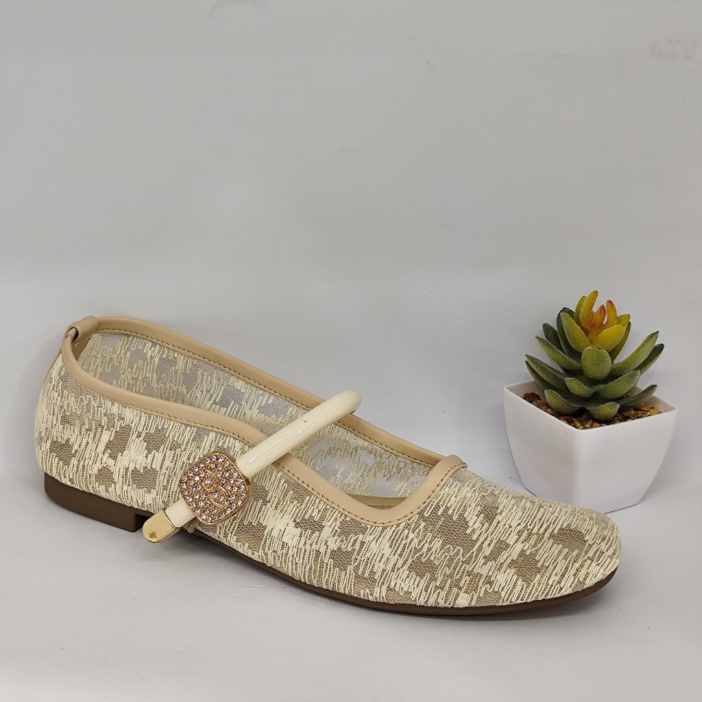 Sepatu Flat Shoes Purple MD 020 Krem - Stylish & Elegan