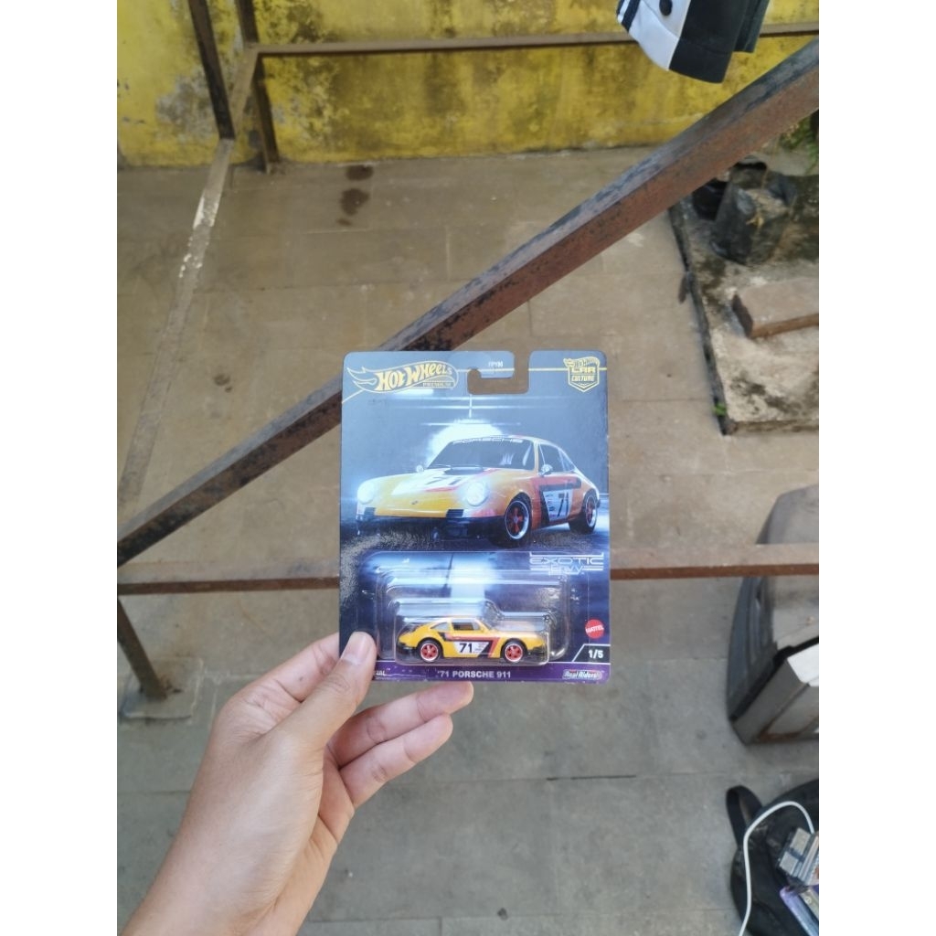 Hotwheels Premium Exotic Envy 71' Porsche 911