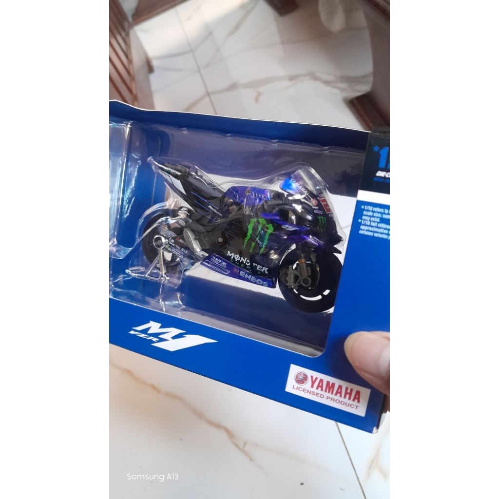 Diecast Moto GP Yamaha YZR M1 2022 Fabio Quartararo #20 Maisto Skala 1 : 18