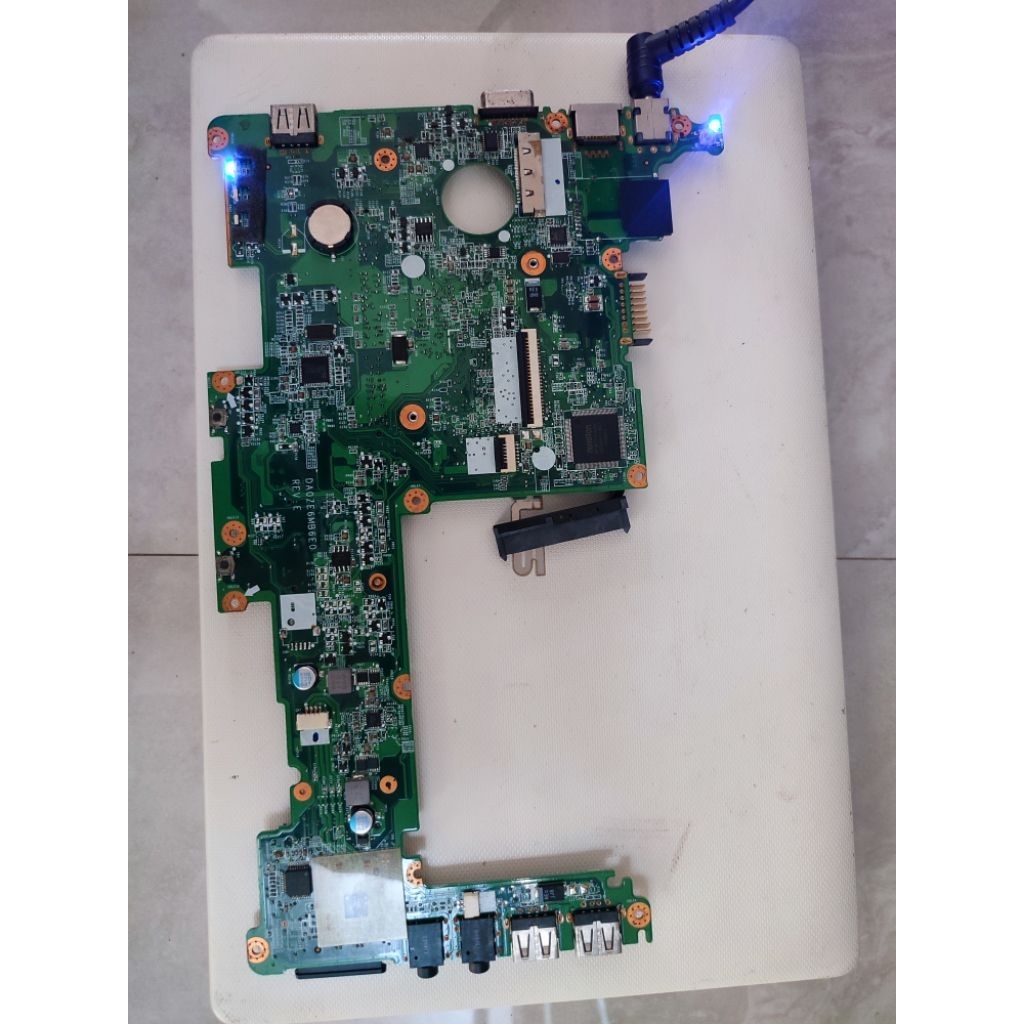 MAINBOARD ACER ASPIRE ONE D257 INTEL ATOM N570 NYALA NO DISPLAY BLM PERNAH SERVIS