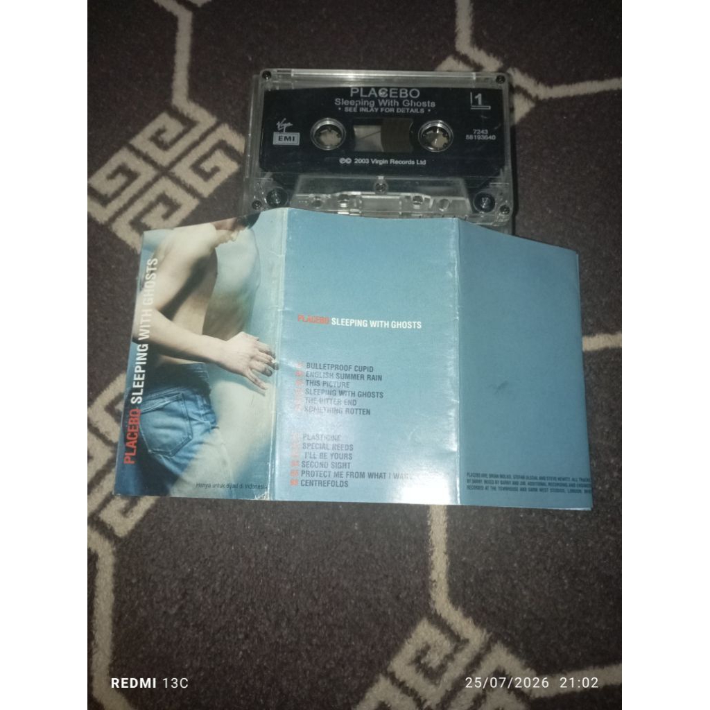 kaset pita placebo sleeping with ghost