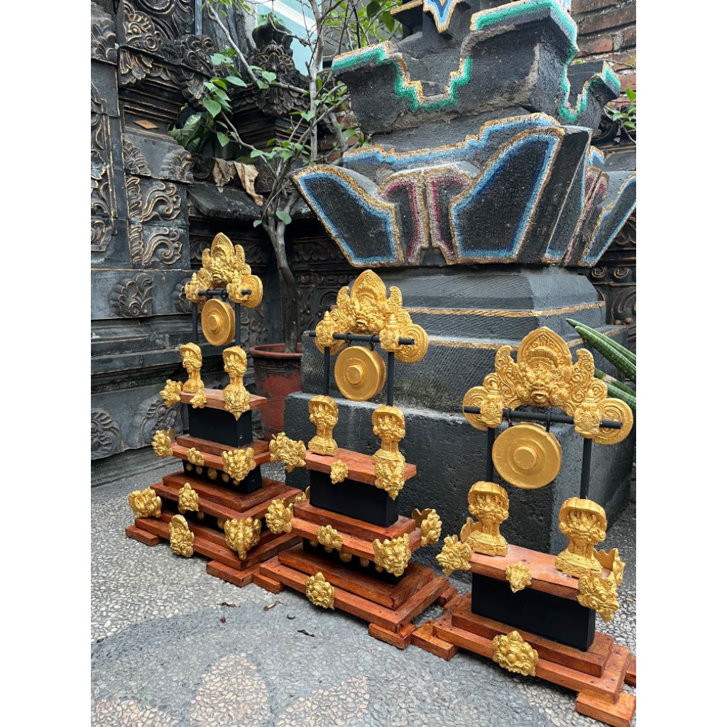 PLAKAT/PIALA UKIR BALI UNTUK LOMBA BALEGANJUR