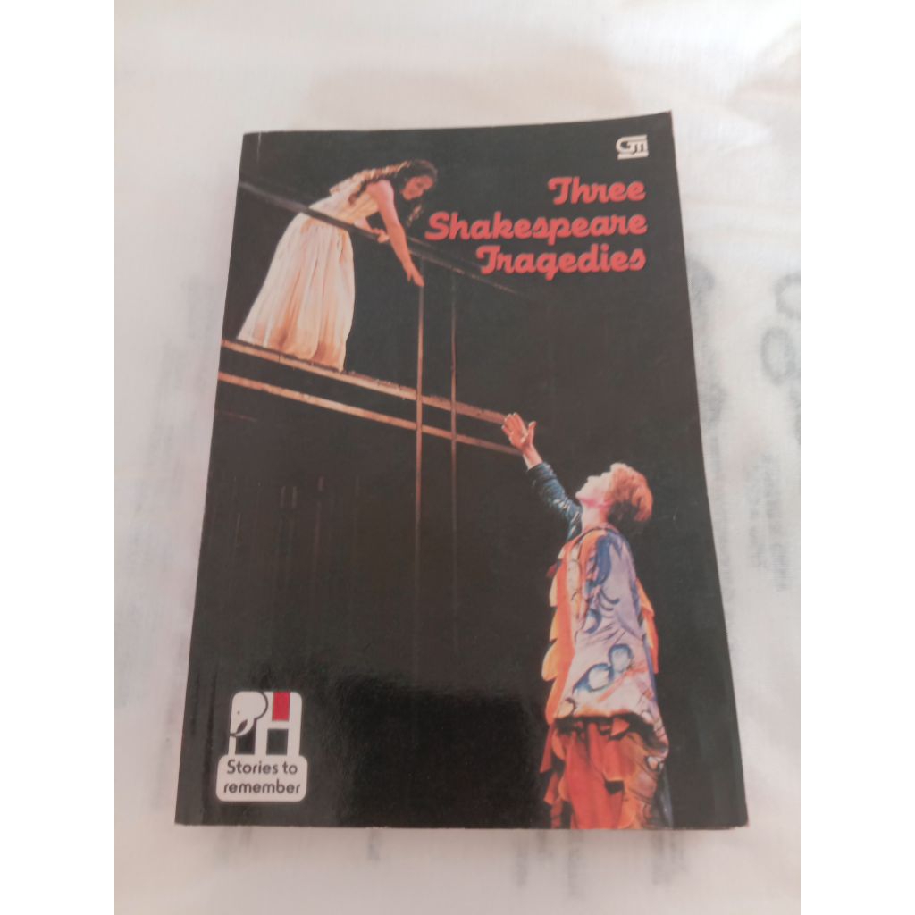 Buku Three Shakespeare Tragedies: Romeo and Juliet, Hamlet, and Othello