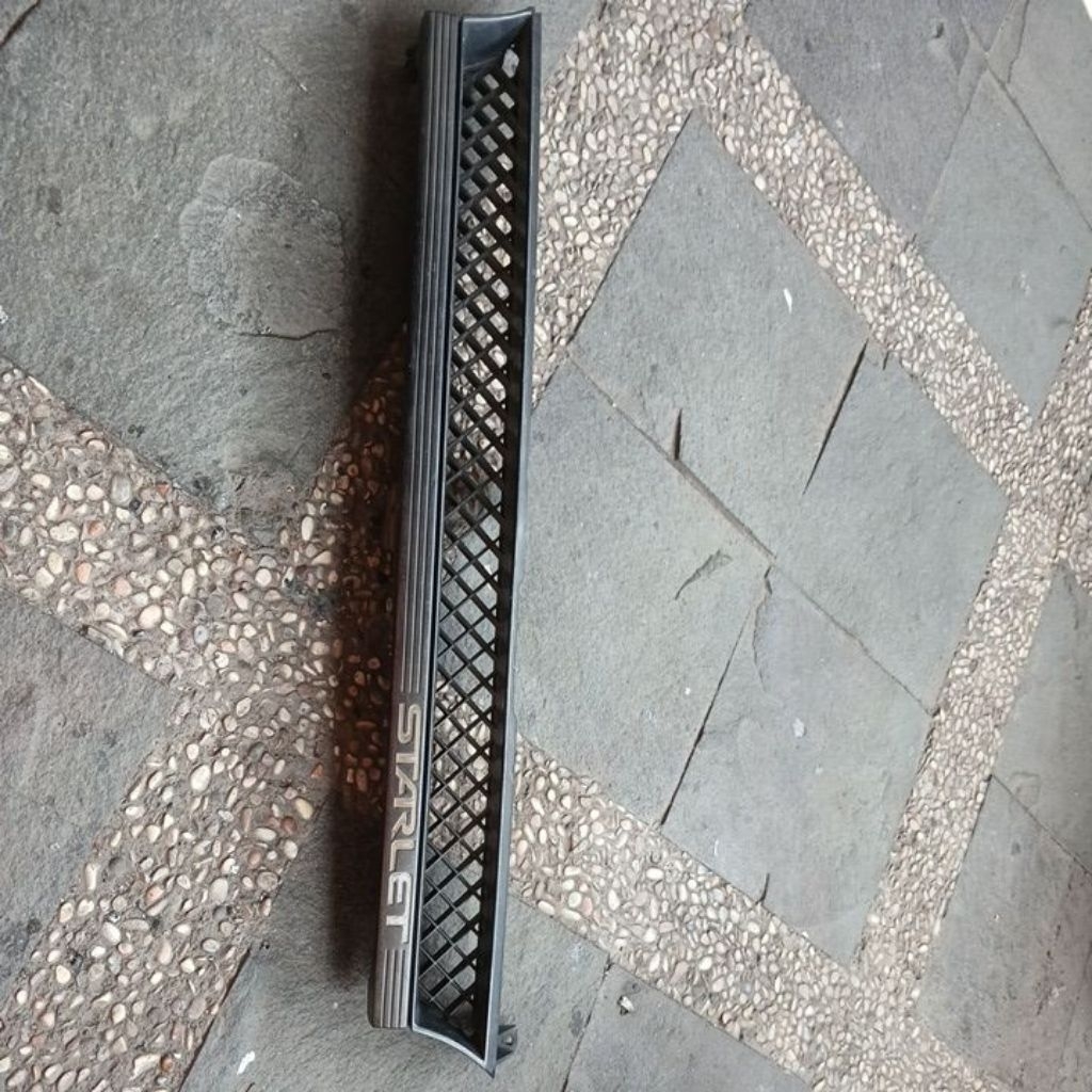 GRILL TOYOTA STARLET  EP70 EP 71 1985sd 89 ORIGINAL