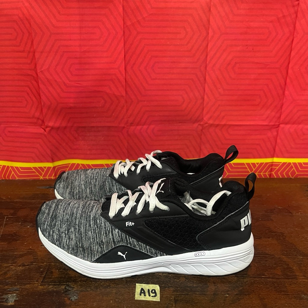 Sepatu anak Puma NRGY Comet size 36