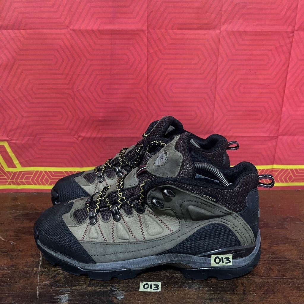 Sepatu hiking K2 goretex size 42