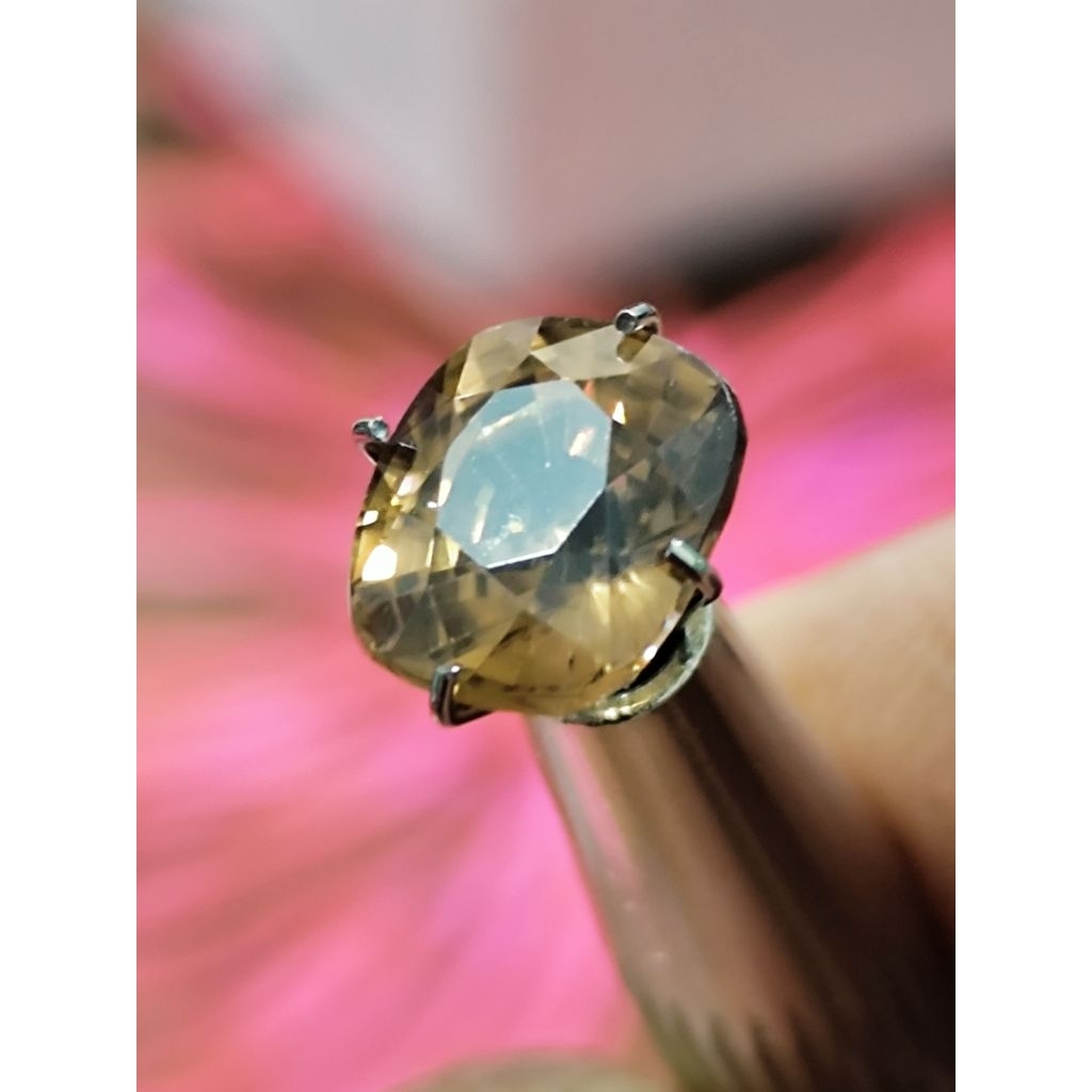 YELLOW ZIRCON