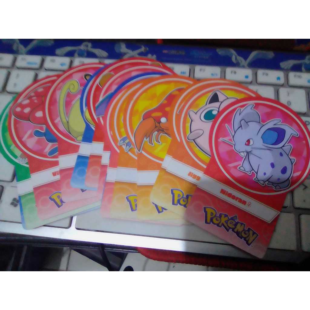 Bundle kartu pokemon choki choki collectible card mix warna merah kuning hijau biru 14 pcs tidak ada