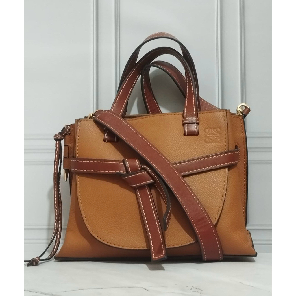 Preloved Loewe Gate
