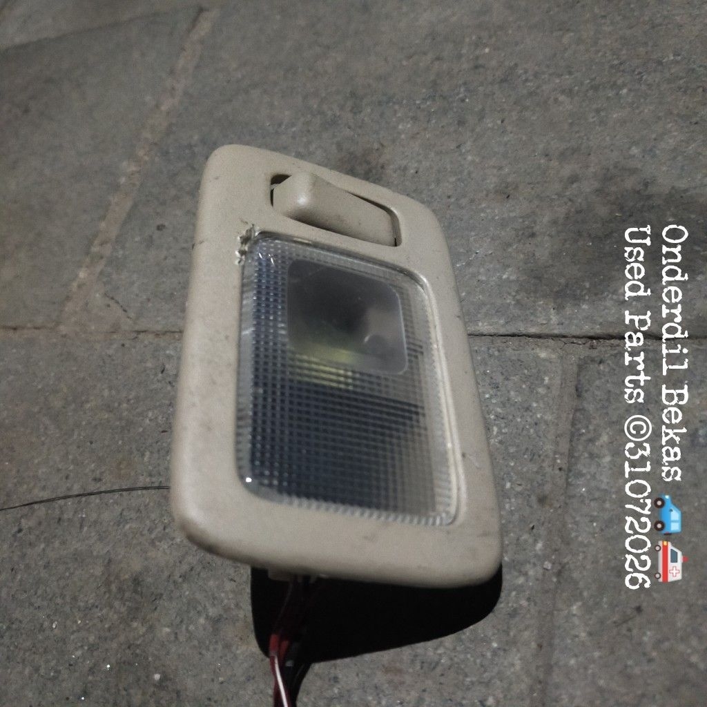 lampu interior tengah nissan serena c24 original
