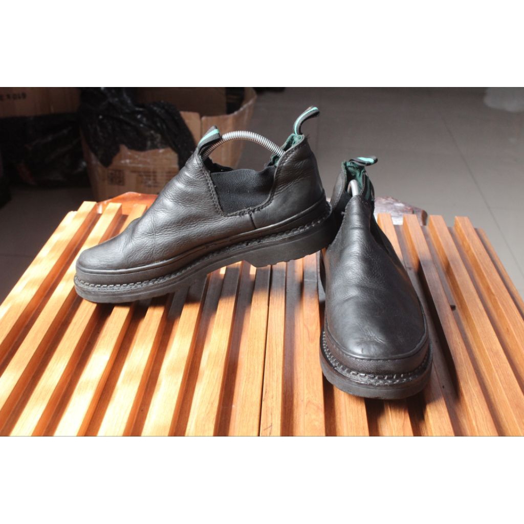 Sepatu chelsea boot low keren brand mahal" Georgia Boot" Upper kulit asli tebal. Outsole kokoh size 