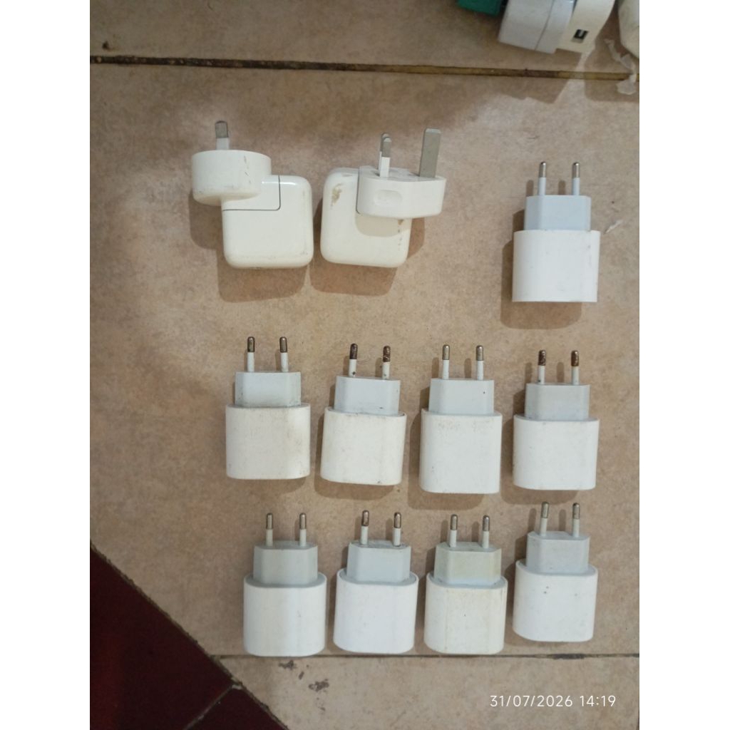 ADAPTOR APPLE IPOD ORIGINAL COPOTAN BEKAS