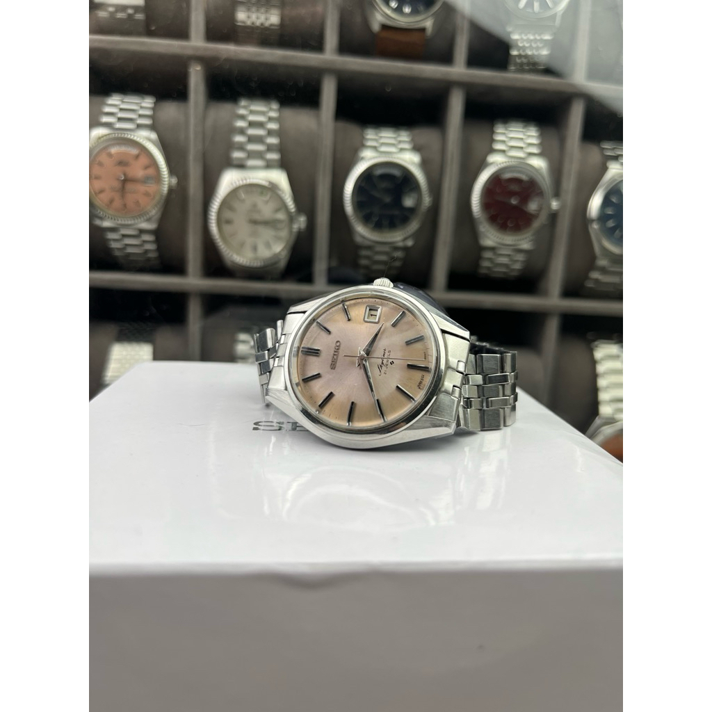 SEIKO SKYLINER SALMON DIAL MANUAL WINDING