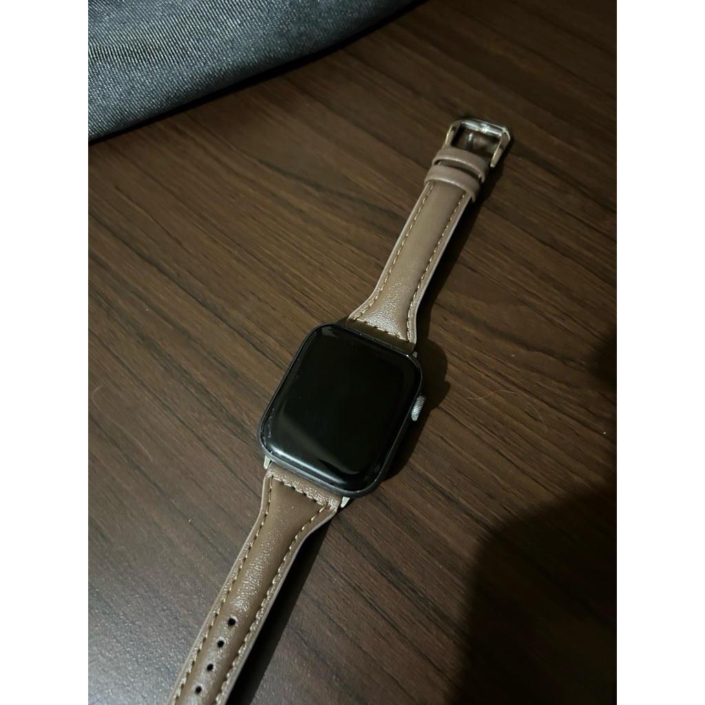 Apple watch gen 4 preloved