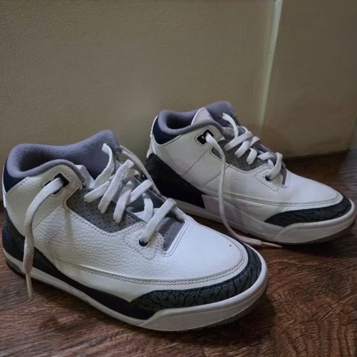 Sepatu Basket Air Jordan 3 Retro GS Midnight Navy