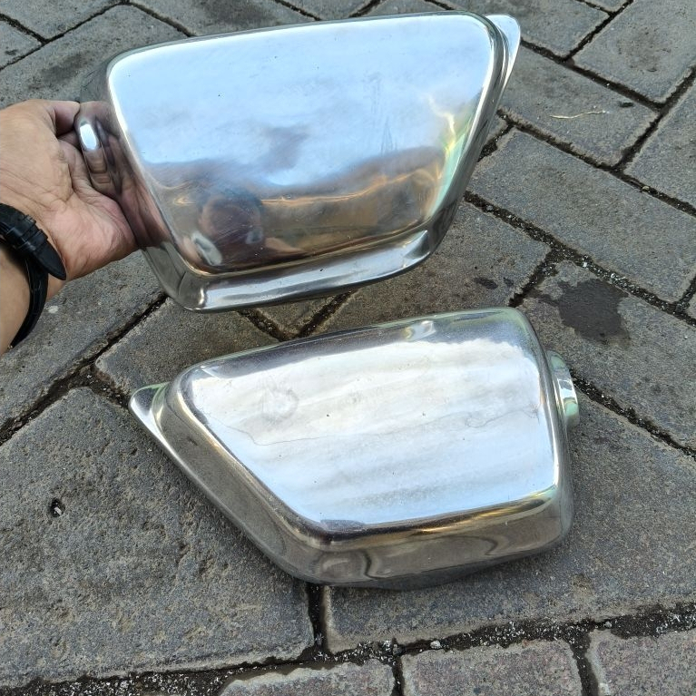 BOX AKI SAMPING CB200 1SET TUTUP AKI SAMPING CB200