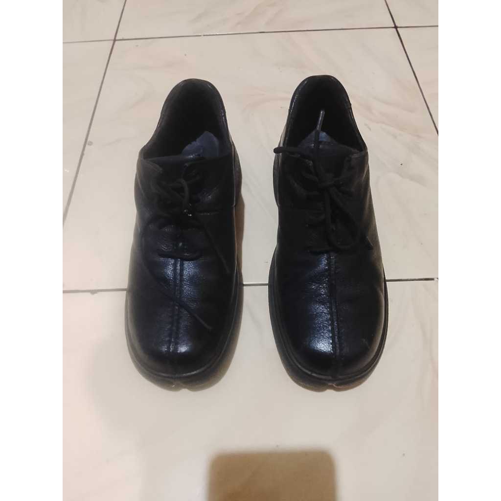 Sepatu Ecco Wanita Hitam Anti Slip Adem