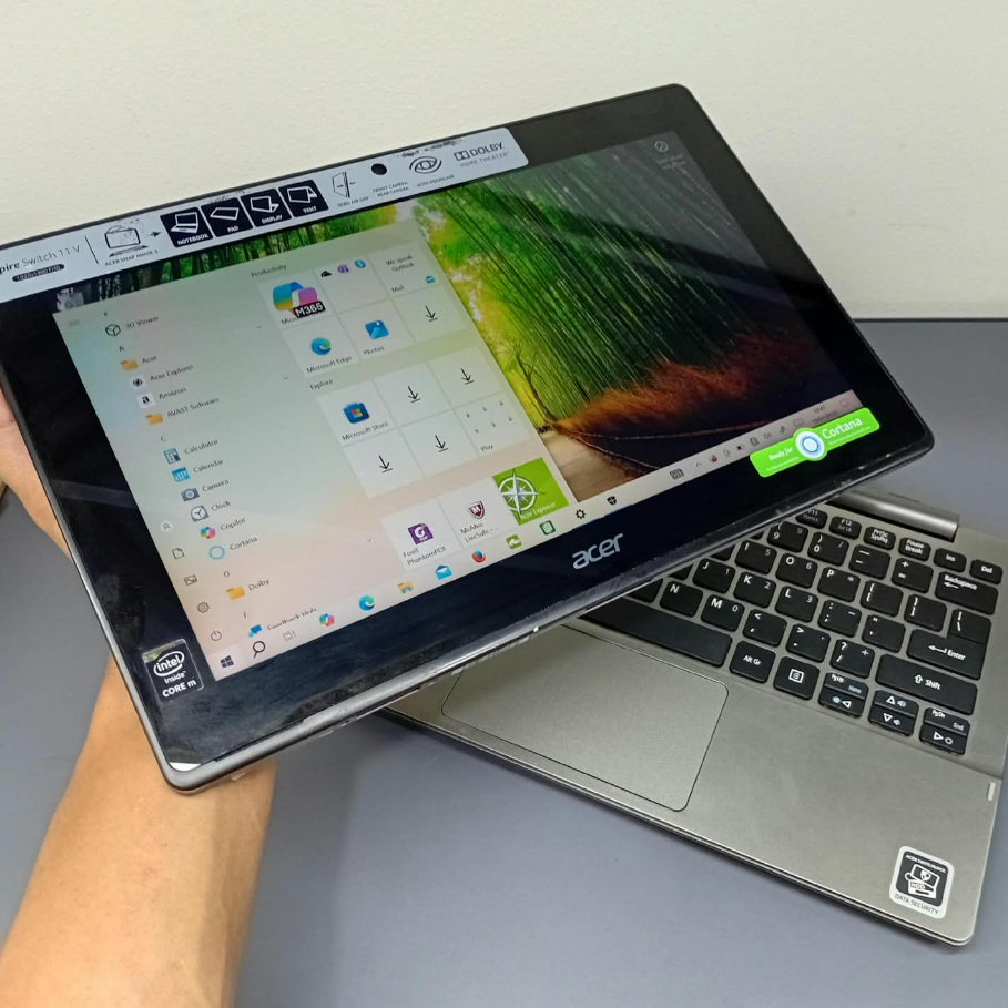 LAPTOP LEPTOP NETBOOK NOTEBOOK Acer switch 11 v Core  m-5y10c Ram 4gb  11INC SIAP PAKAI BISA JUGA DI