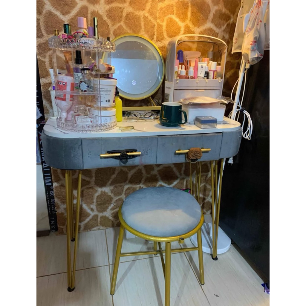Preloved Meja rias Mee Doo