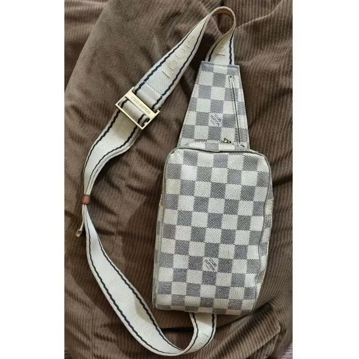 Tas Bodybag/Waistbag Louis Vuitton (second)