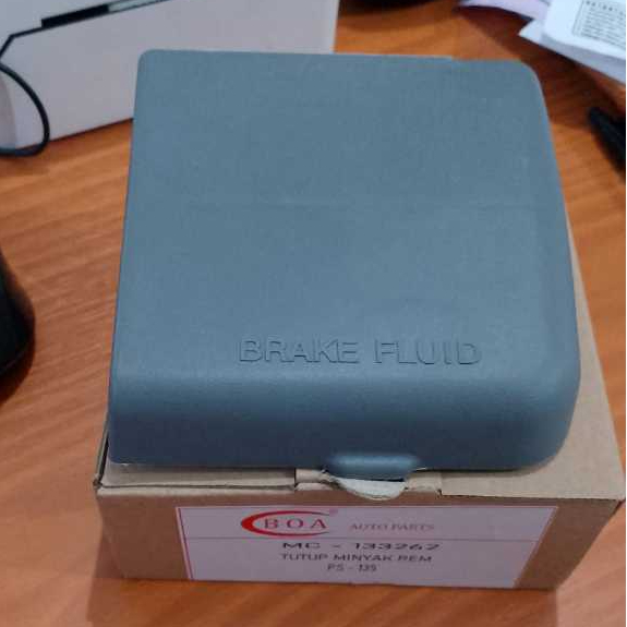 Cover Dashboard KANAN / Tutup Tabung Minyak rem bagian atas Colt Diesel Ragasa 135ps FE447 / 120ps F