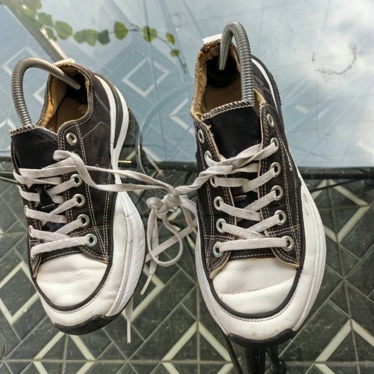 SEPATU  BRANDED-UMBRO-ORI-SIZE 26CM-PRELOVED