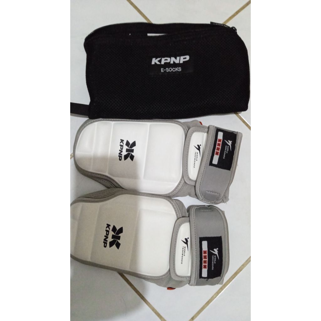 E FOOT KPNP/SOCKS Original Untuk Pertandingan PSS Ukuran 4 Second like new