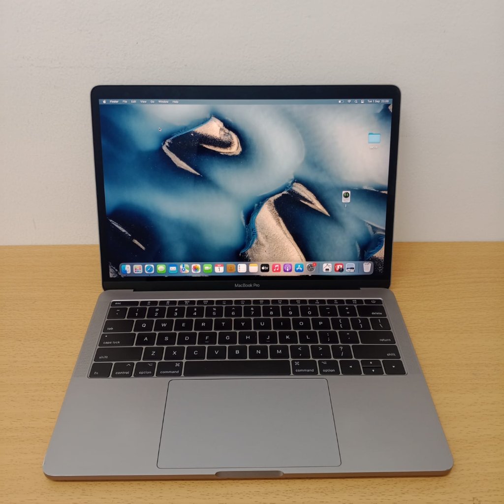 MacBook Pro 13 Inch 2017 RAM 8GB SSD 256/512GB core intel i5 secend original
