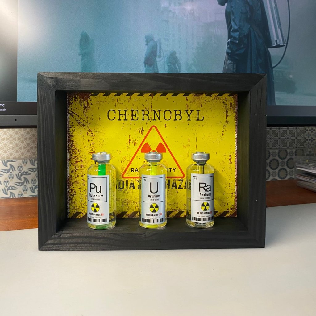 Frame 3D Chernobyl Radioactive 3 Bottle Pajangan Dinding Uranium Plutonium Radium