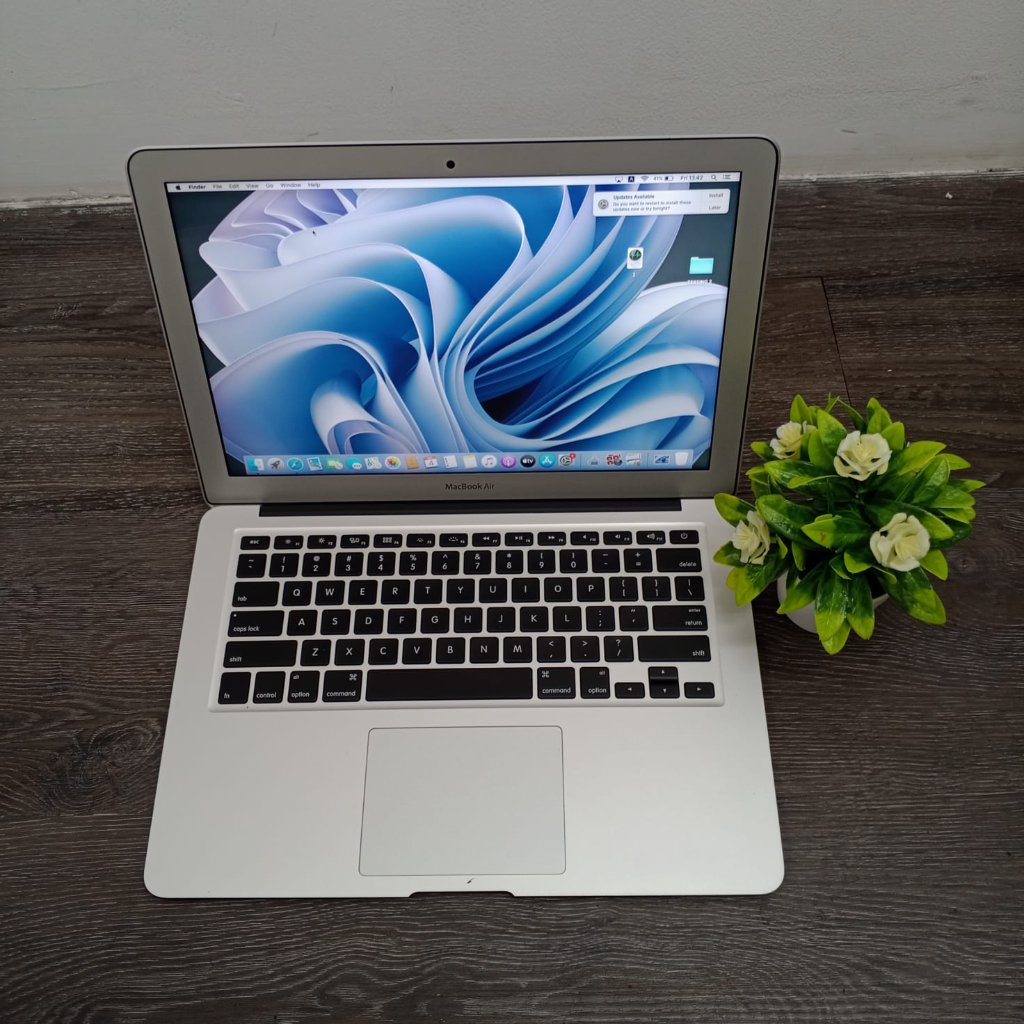 MacBook Air 13 inch 2017 intel core i7 RAM 8GB SSD 128/256GB second mulus