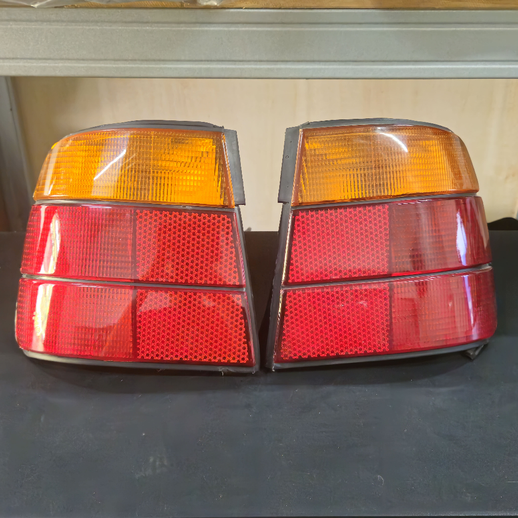 Lampu Belakang E34 Stoplamp BMW E34 Tail Light E34 Taillight