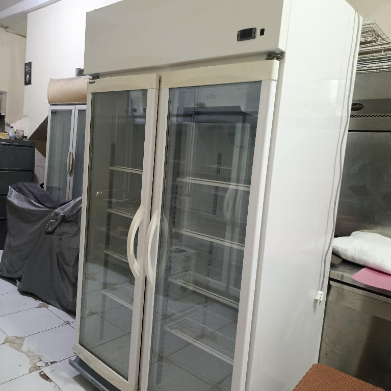 SHOWCASE 2 PINTU MERK PANASONIC BEKAS