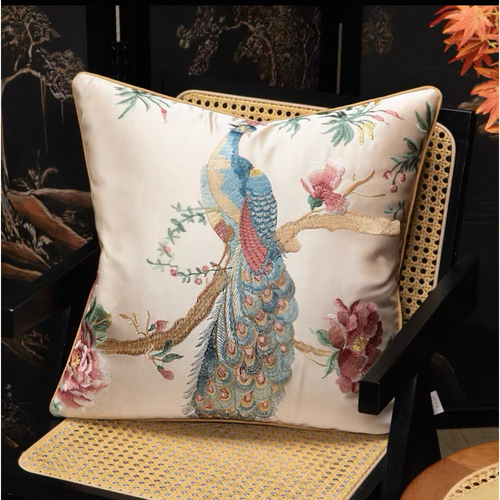 Sarung Bantal Sofa Motif Burung Merak Imlek 45x45cm
