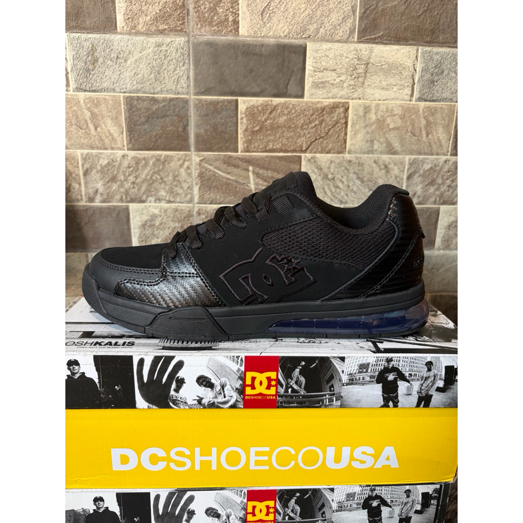sepatu DC Versatile Black Mens