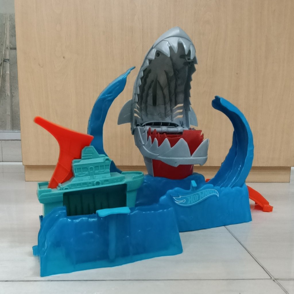 Hot Wheels City Robo Shark Frenzy Mainan Anak - Preloved