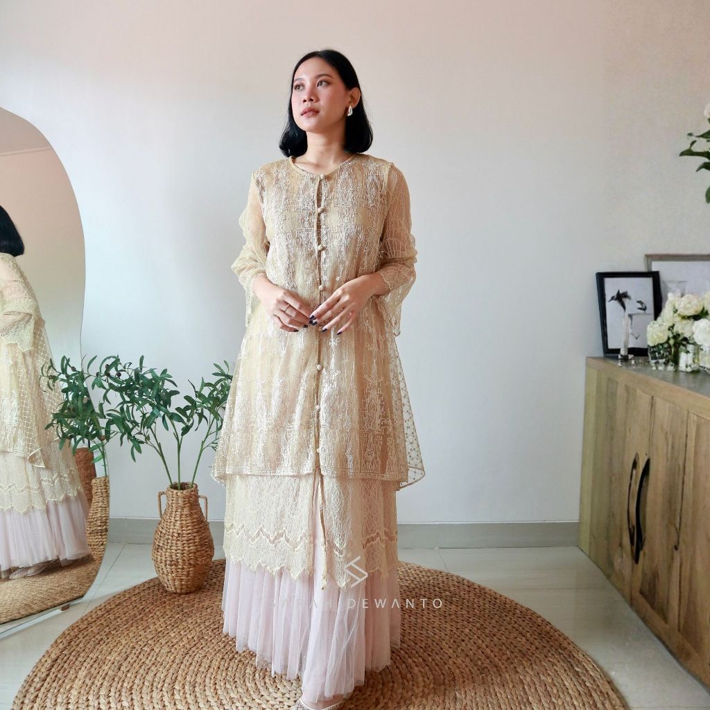 Sarah Dewanto Blouse Outer Santili Kancing