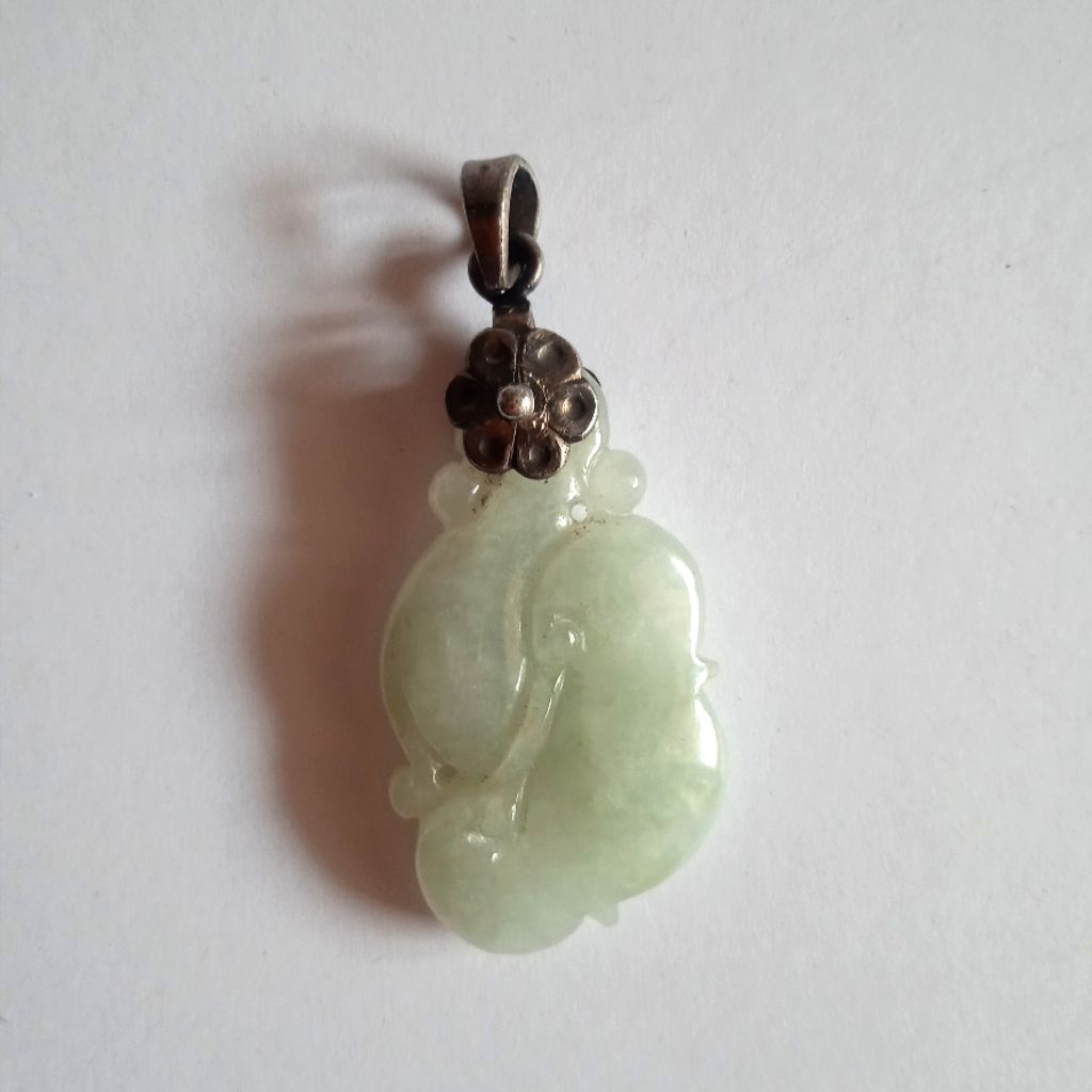 Antik Vintage Liontin Pendant Batu Giok Ukir Dua Sisi Dengan Pengait (Bail) Perak Motif Ruyi Tua Utu