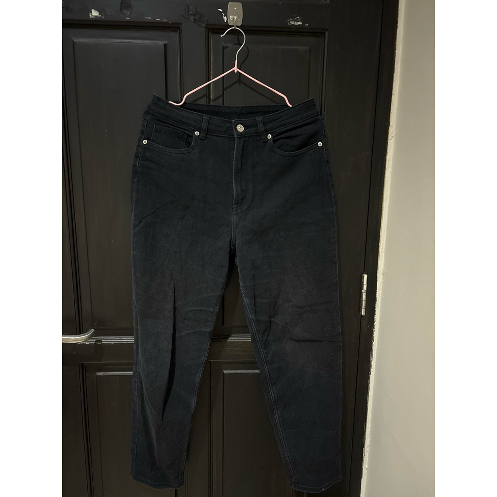 Celana Jeans hitam (size 40)