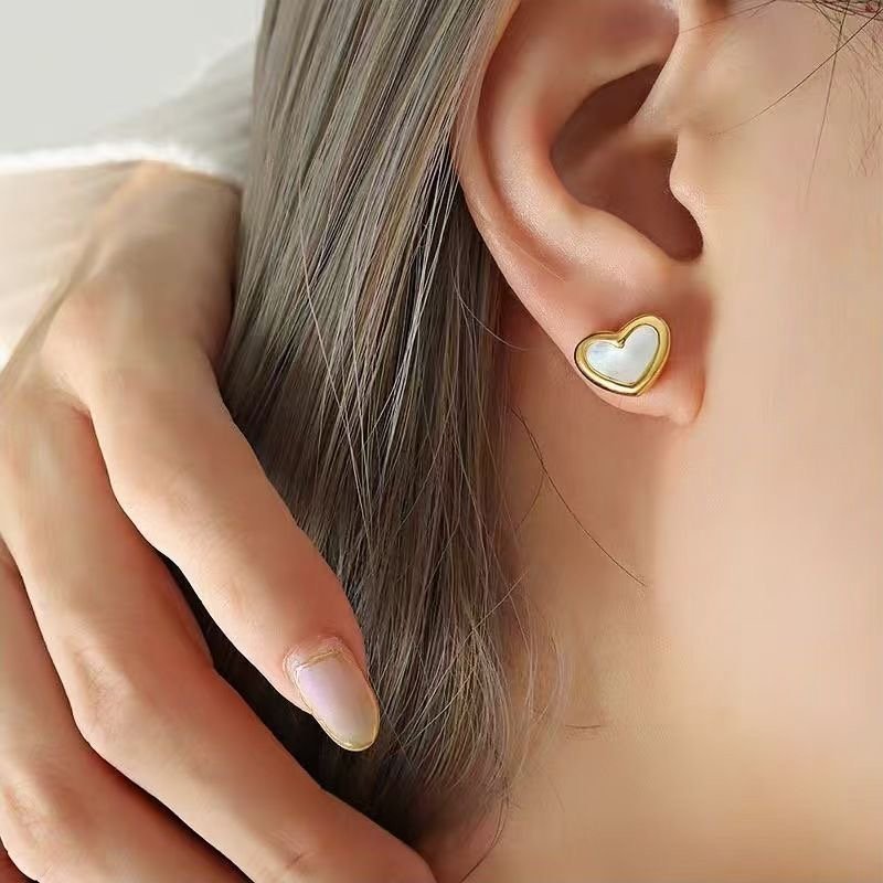 [COD]Anting Stud Hati Kerang Putih Emas Aksesoris Korea