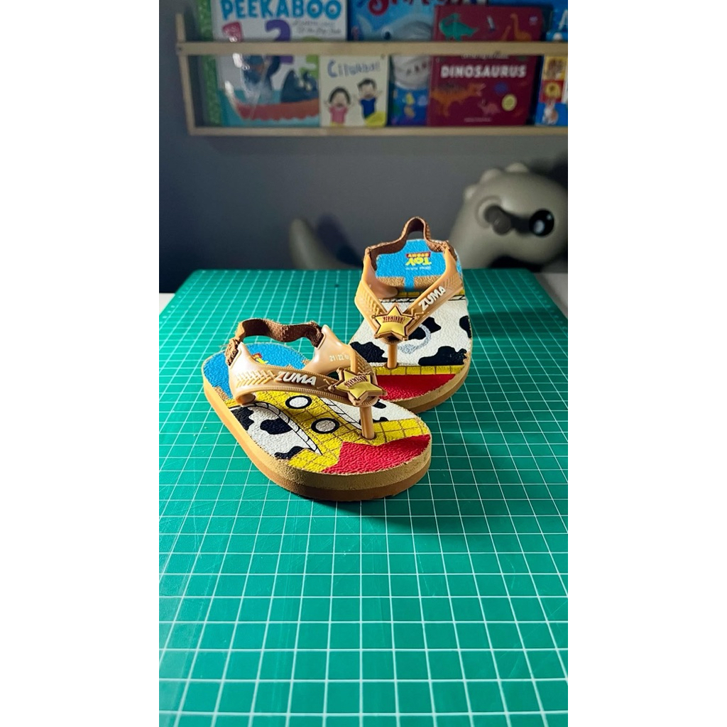 PRELOVED SANDAL JEPIT ZUMA SIZE 21/22