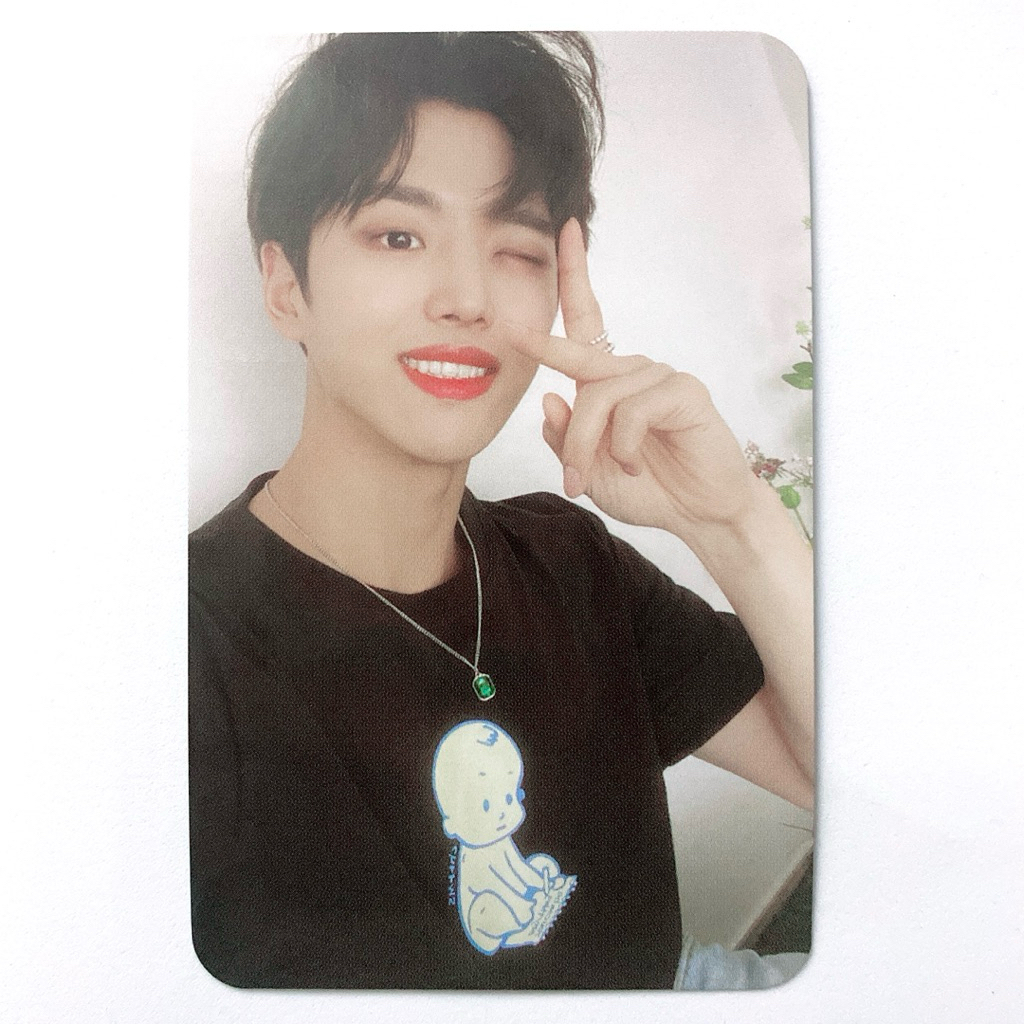 PENTAGON Hongseok Official Photocard - CHARM’S x PENTAGON T-shirt pc only charms