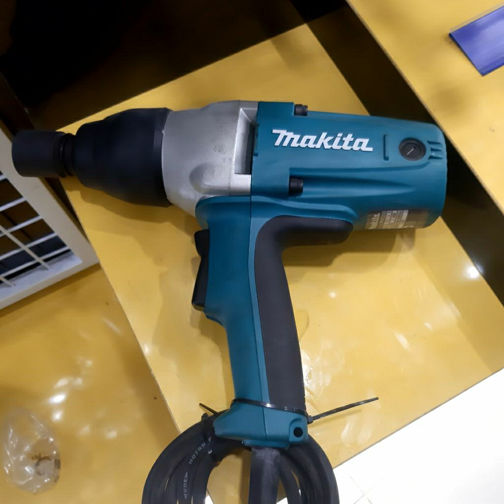 IMPACT WRENCH MAKITA TW0350.
