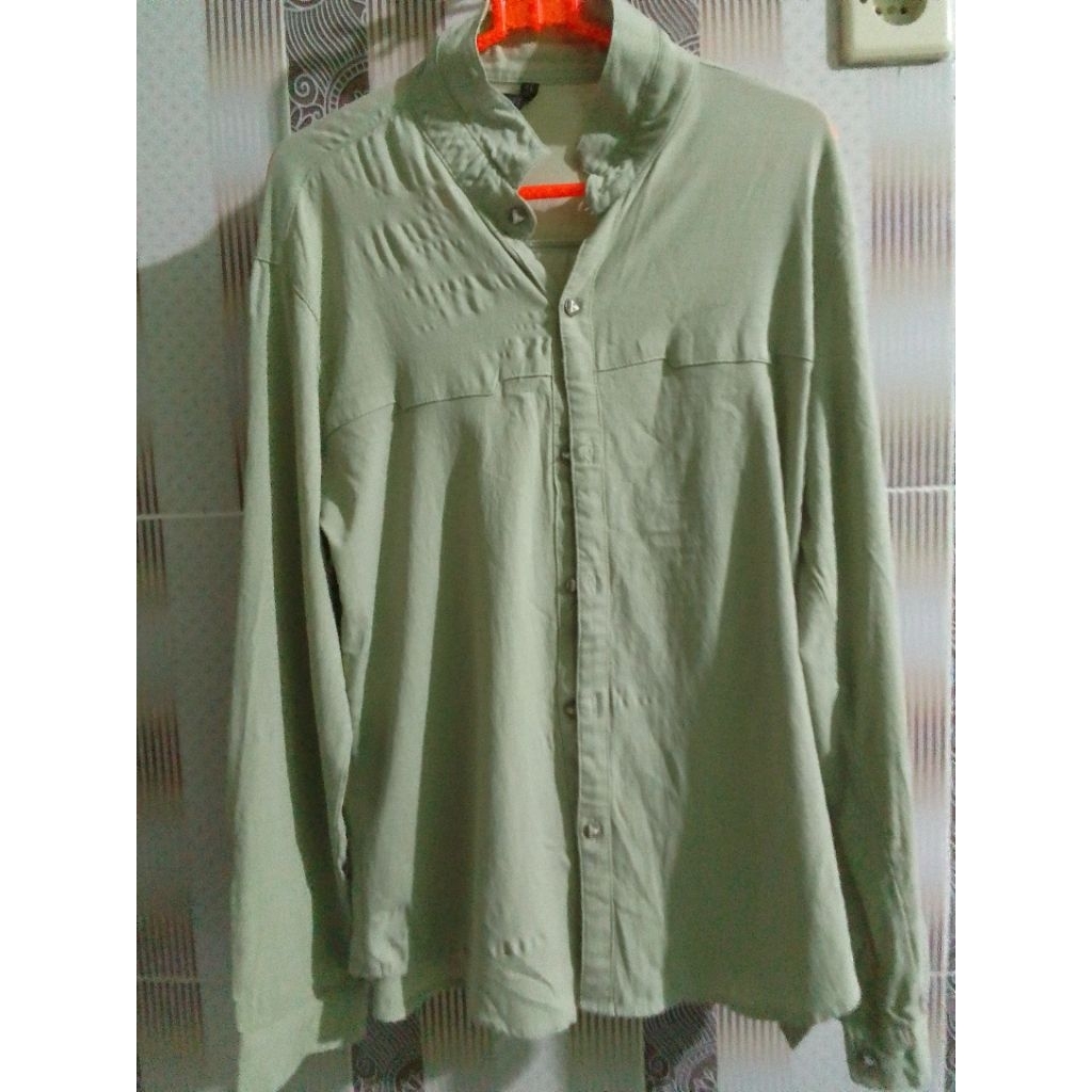 Kemeja fit body Preloved murah